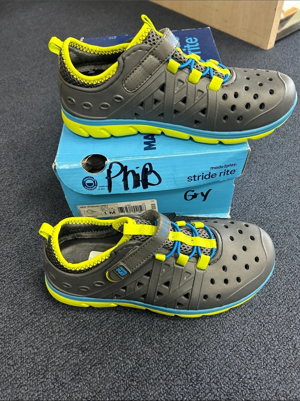 Stride Rite Kids Gray and Yellow Water shoe size 1